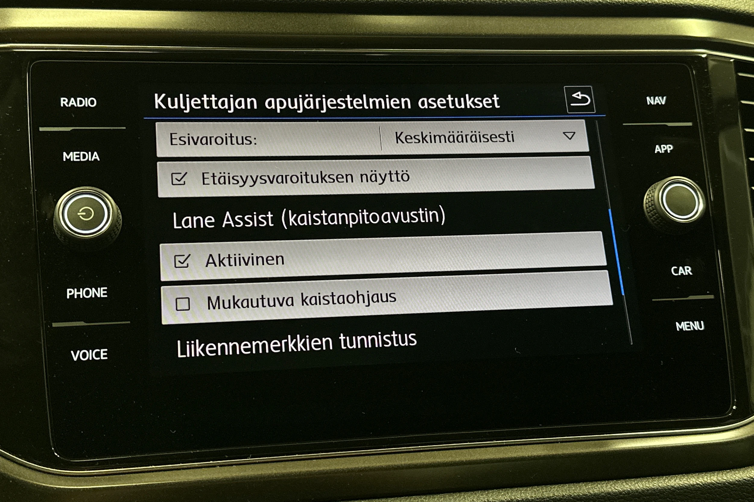 oranssi Volkswagen T-Roc 2020 kuva 24.