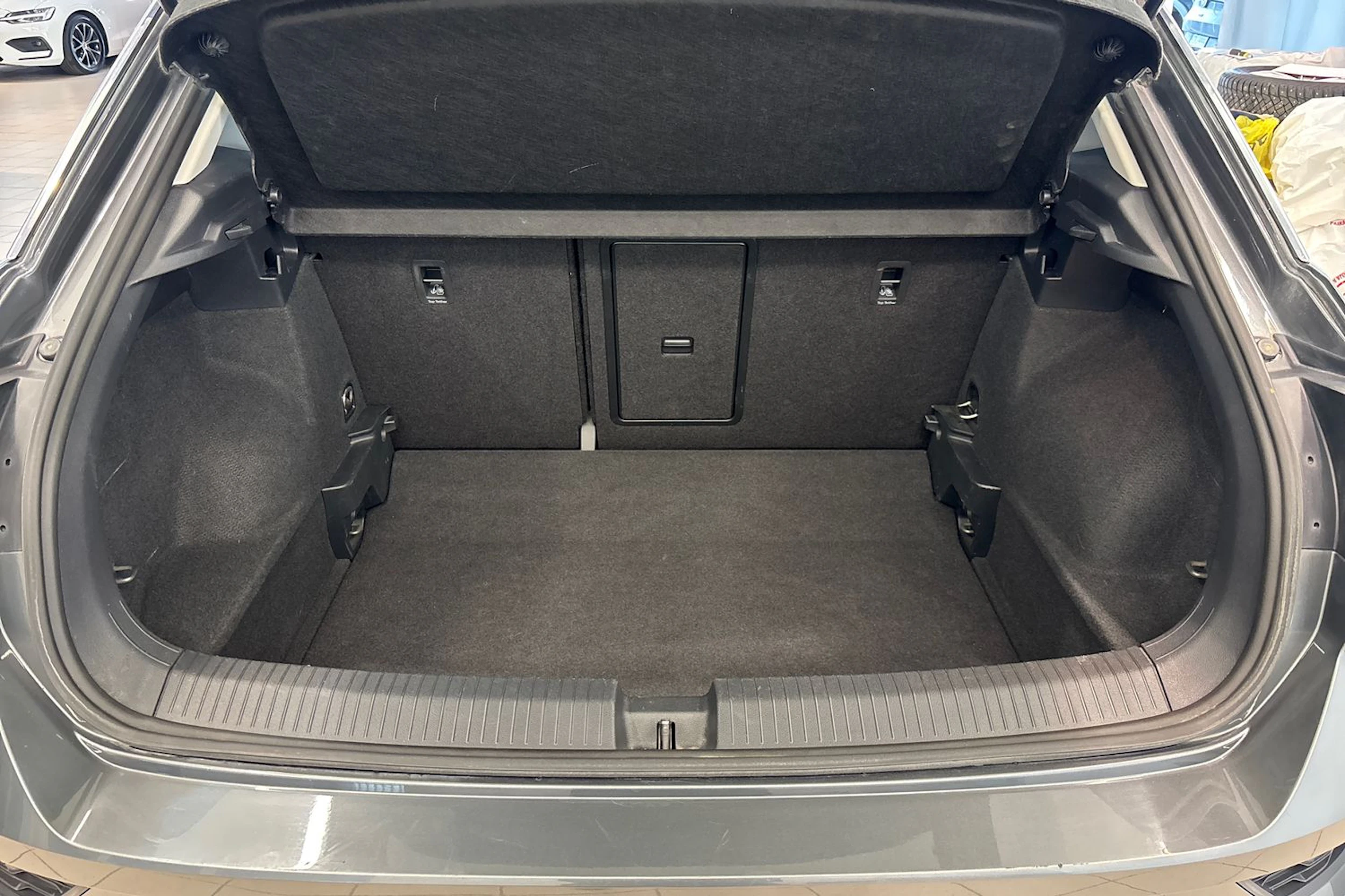 harmaa Volkswagen T-Roc 2020 kuva 11.