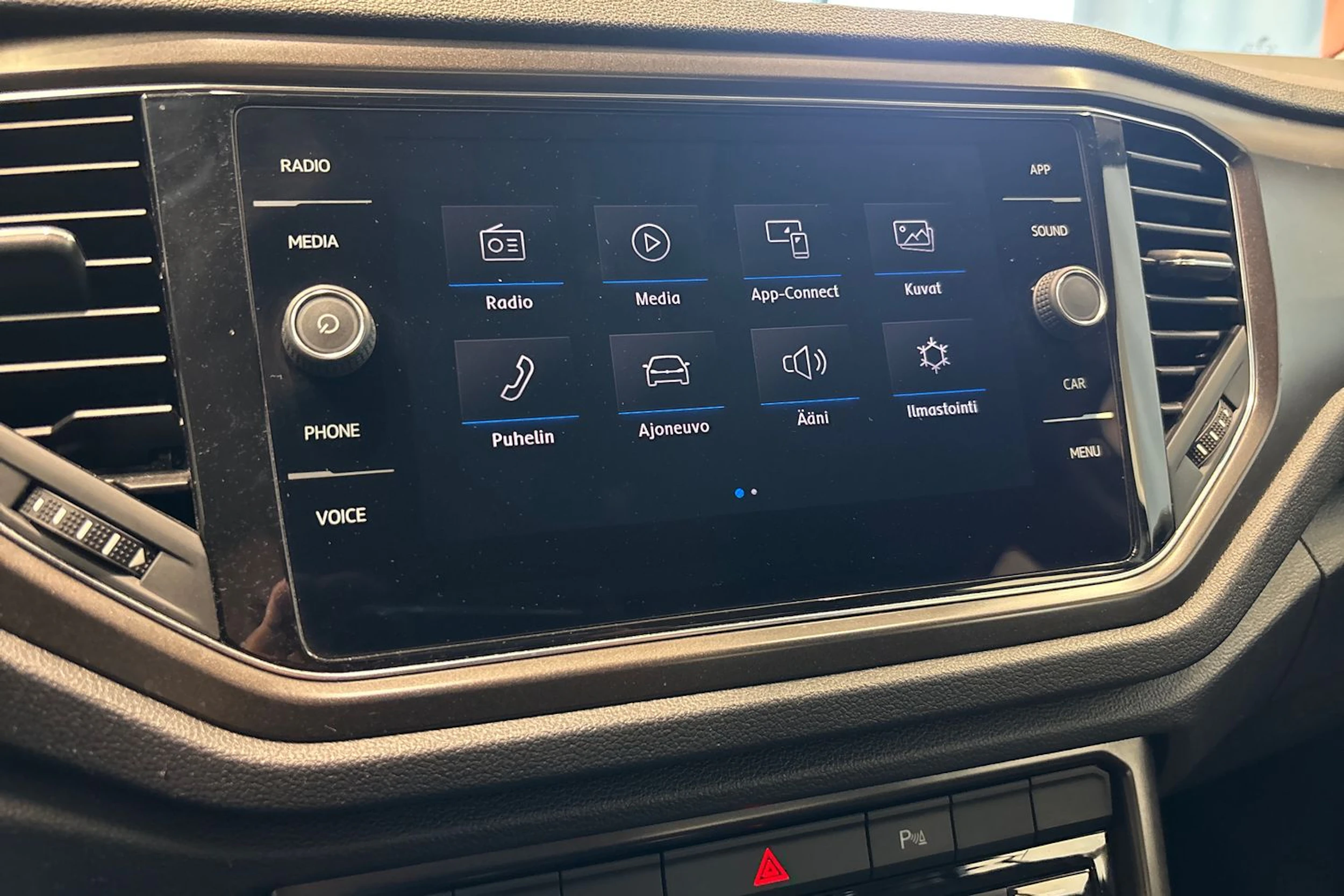 harmaa Volkswagen T-Roc 2020 kuva 16.