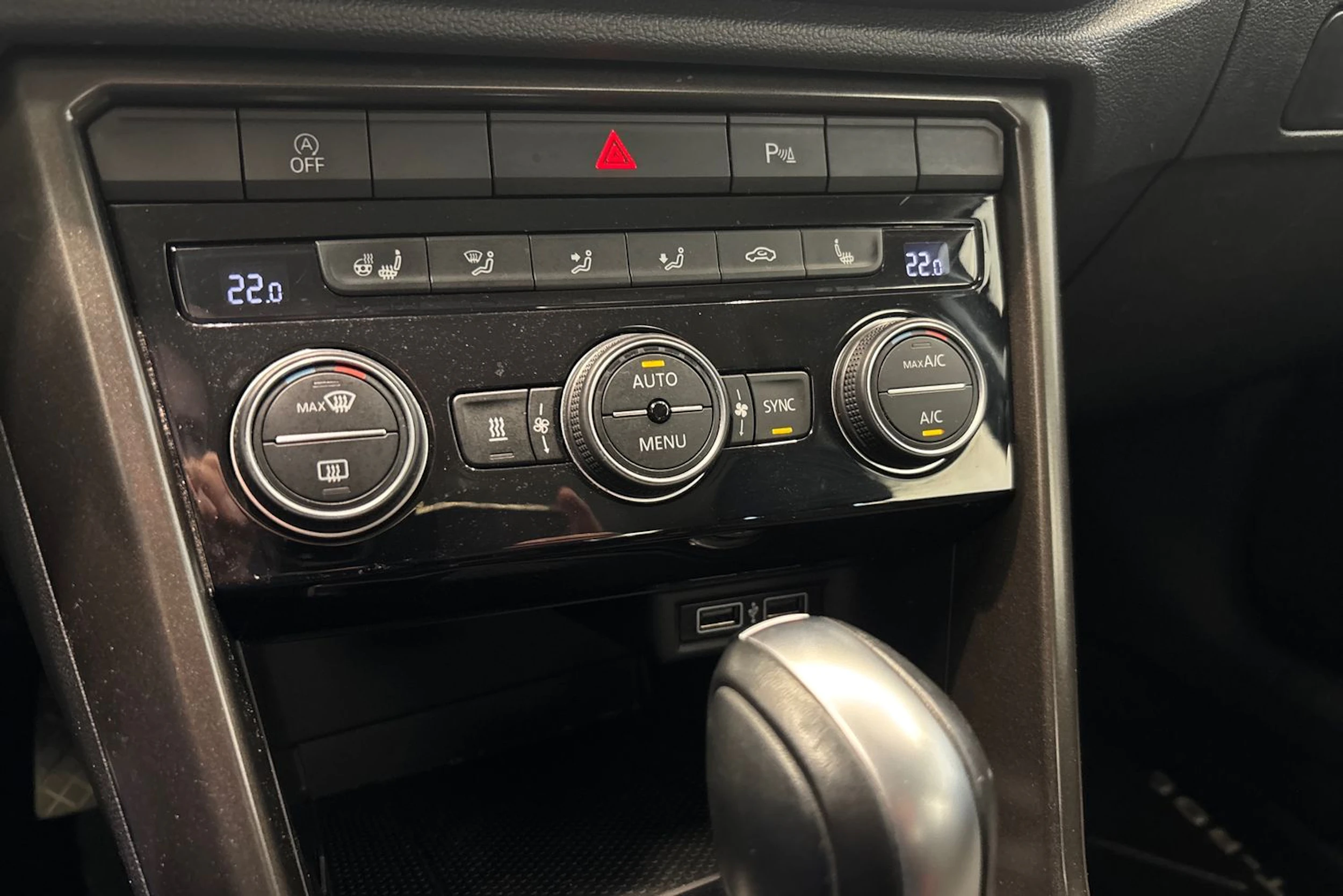 harmaa Volkswagen T-Roc 2020 kuva 17.