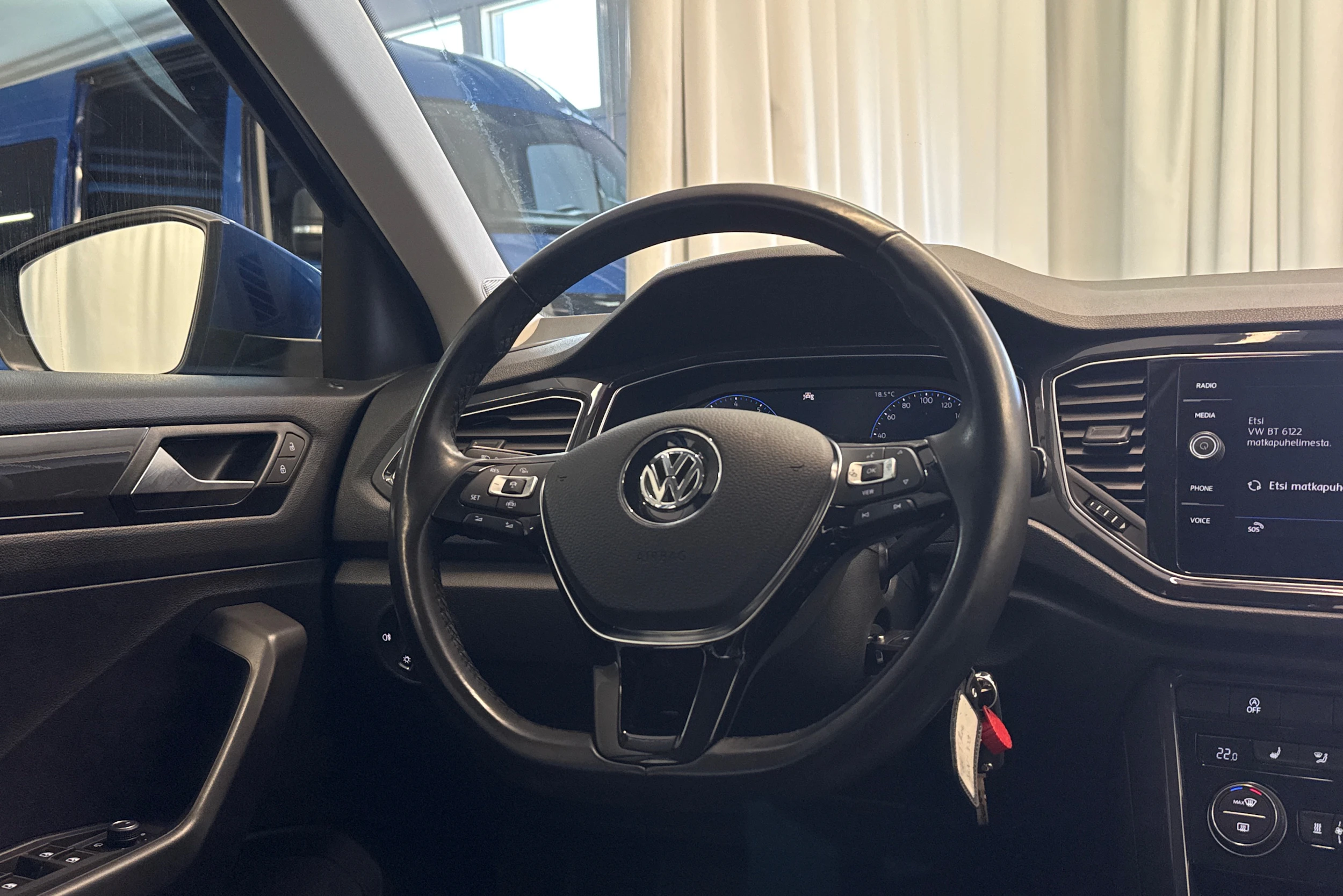 met. sininen Volkswagen T-Roc 2020 kuva 15.