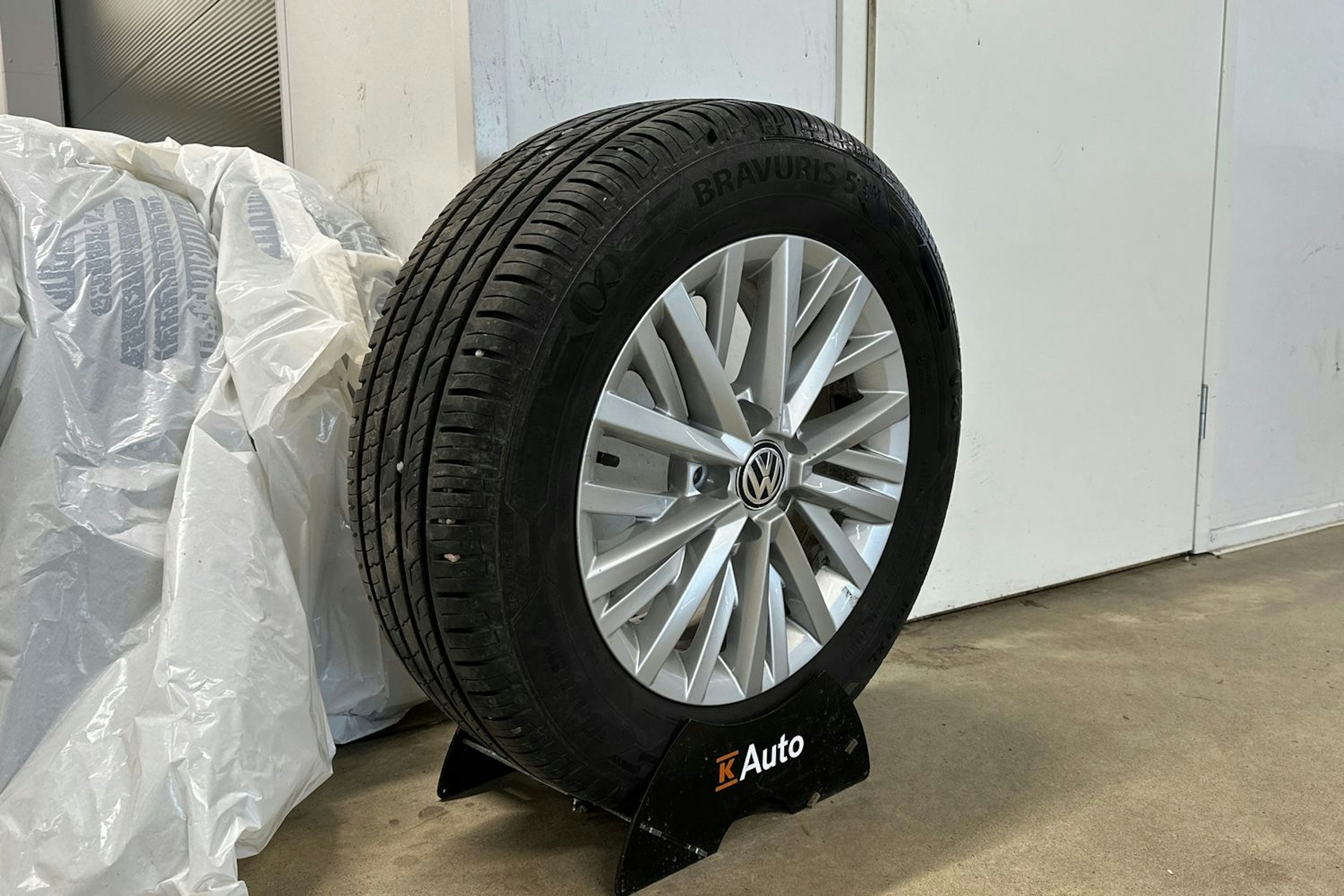 punainen Volkswagen T-Roc 2020 kuva 13.