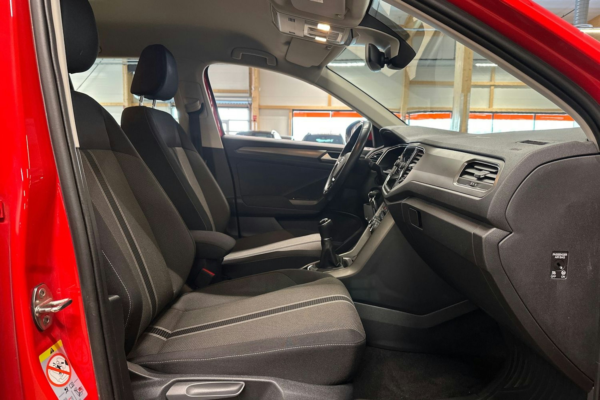 punainen Volkswagen T-Roc 2020 kuva 14.