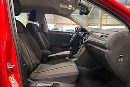 punainen Volkswagen T-Roc 2020 kuva 14.