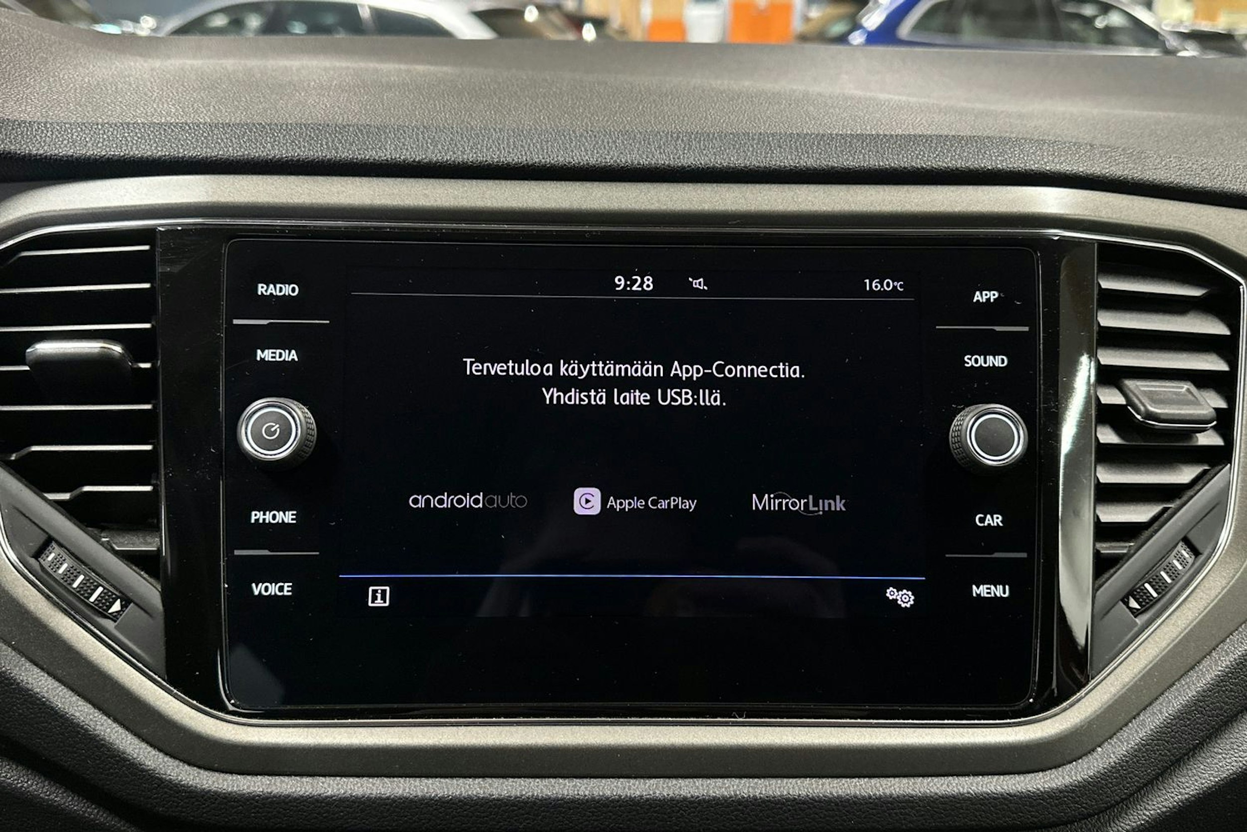 punainen Volkswagen T-Roc 2020 kuva 16.