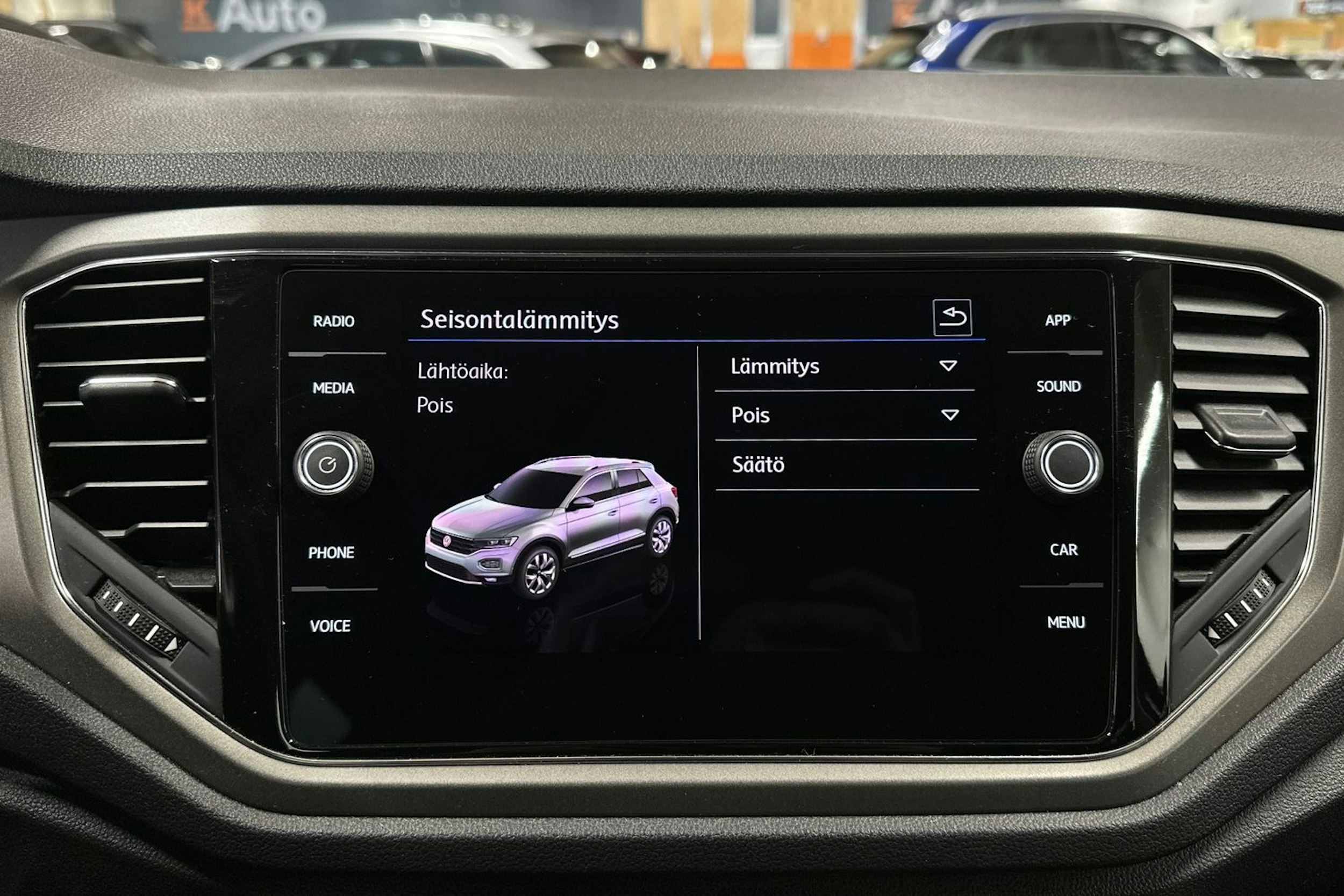 punainen Volkswagen T-Roc 2020 kuva 17.