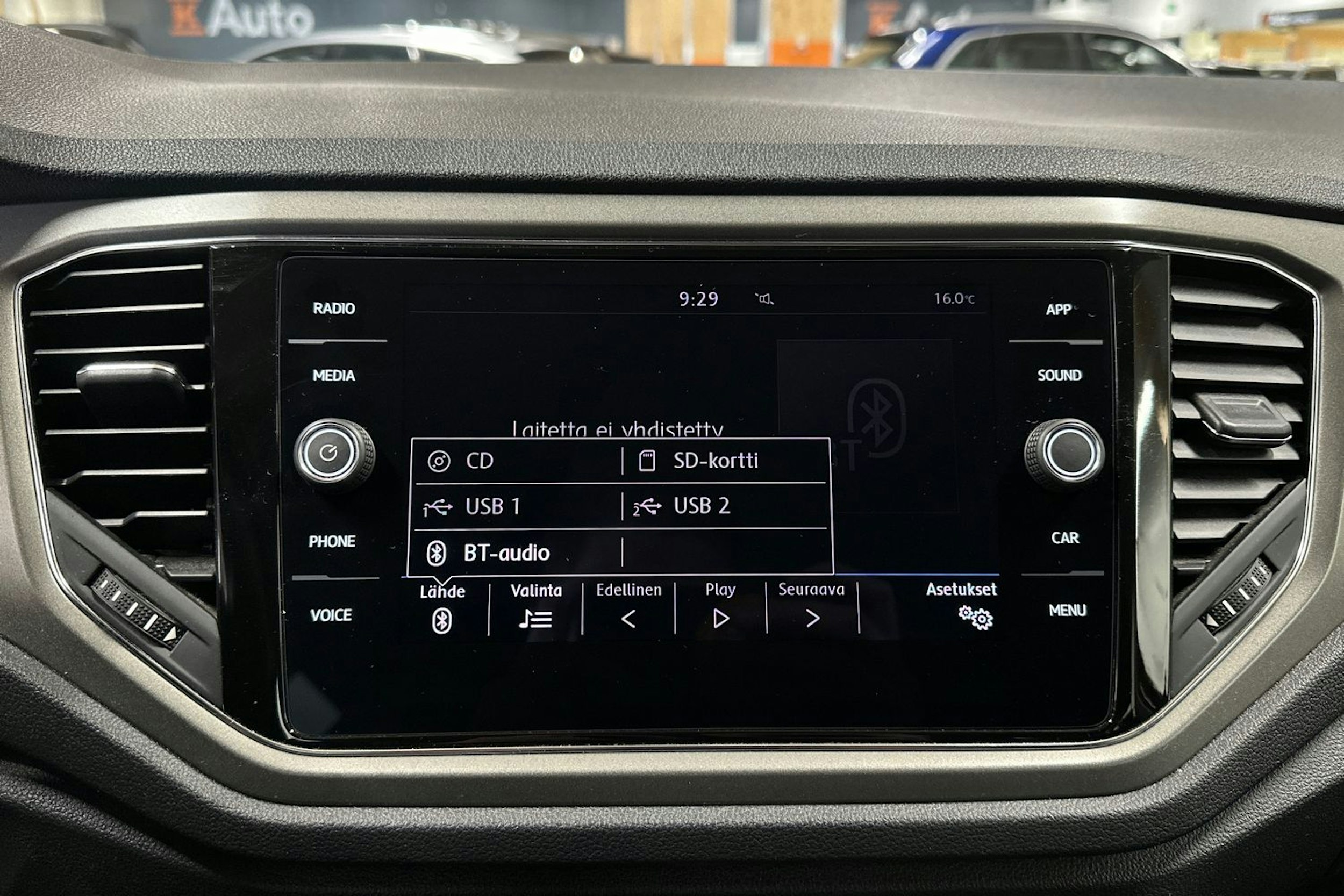 punainen Volkswagen T-Roc 2020 kuva 18.