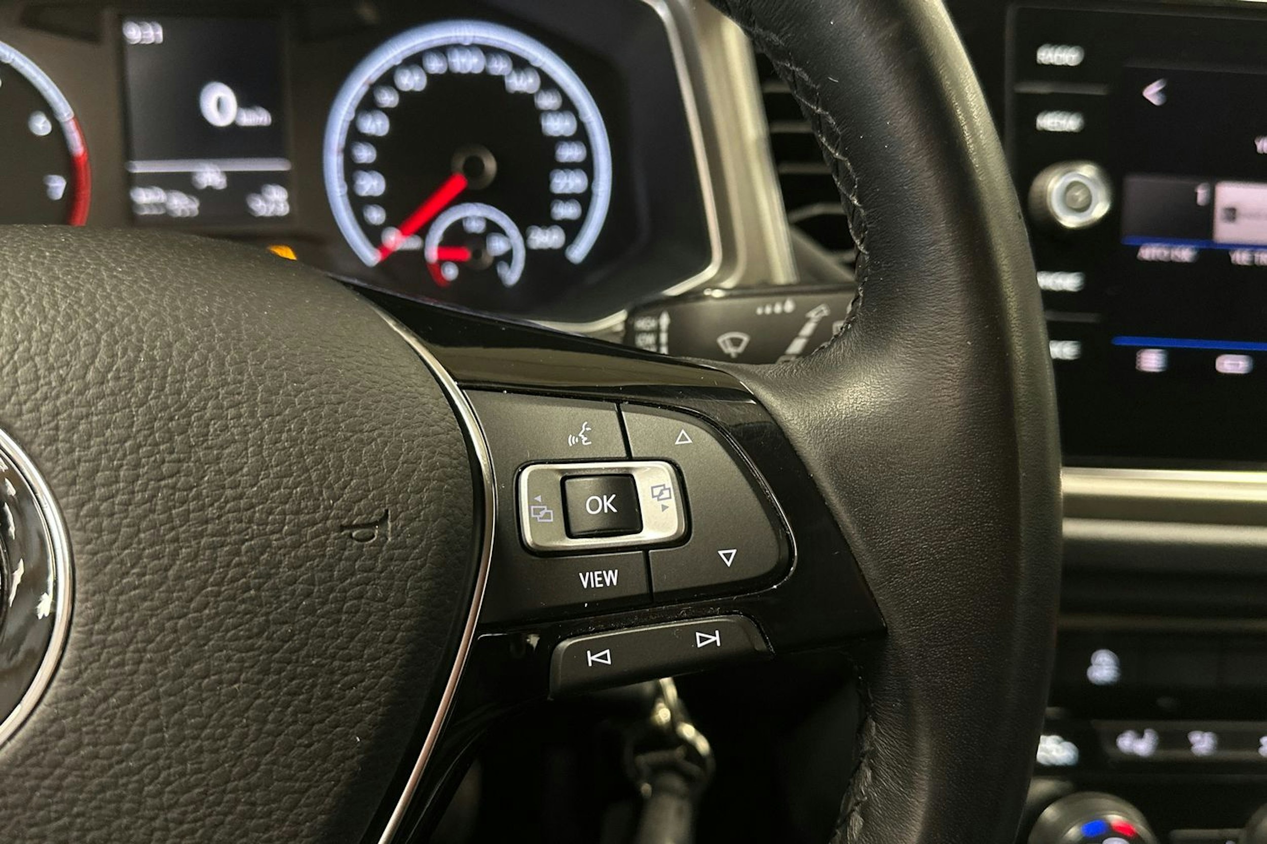 punainen Volkswagen T-Roc 2020 kuva 24.