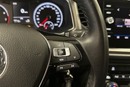 punainen Volkswagen T-Roc 2020 kuva 24.