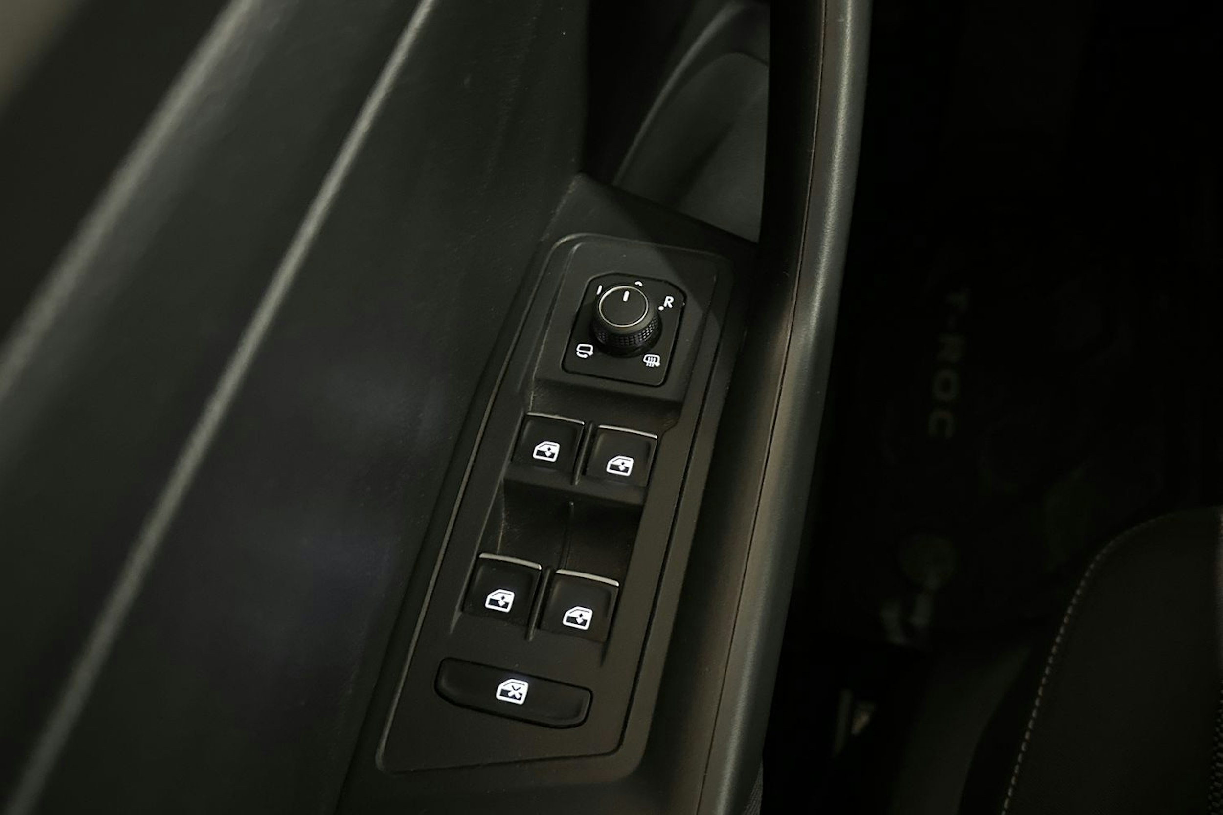 punainen Volkswagen T-Roc 2020 kuva 26.