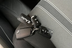 punainen Volkswagen T-Roc 2020 kuva 27.