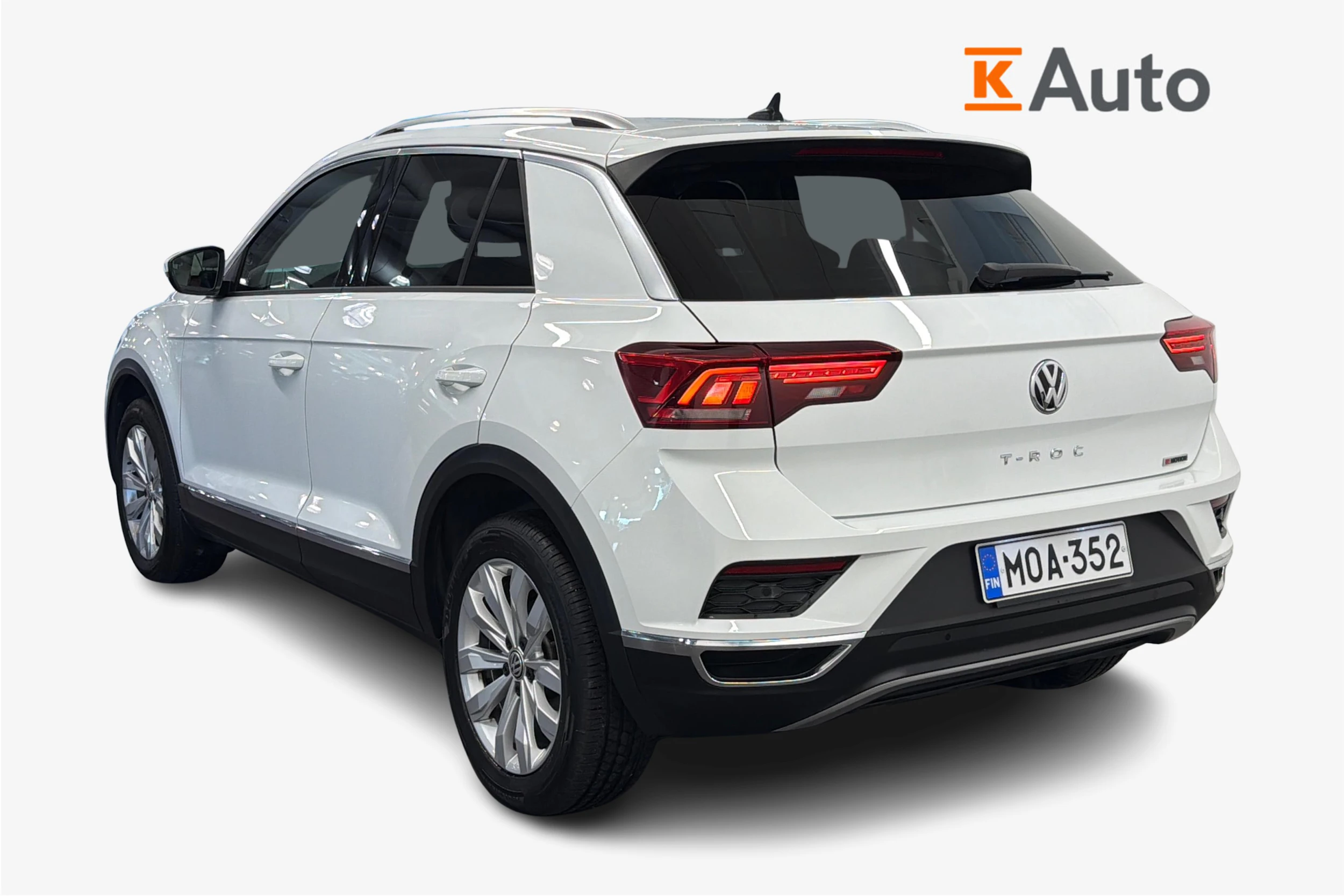 valkoinen Volkswagen T-Roc 2020 kuva 2.