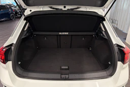 valkoinen Volkswagen T-Roc 2020 kuva 11.