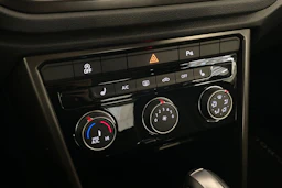 Valkoinen Volkswagen T-ROC 2020 kuva 14.