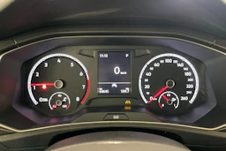 Valkoinen Volkswagen T-ROC 2020 kuva 18.