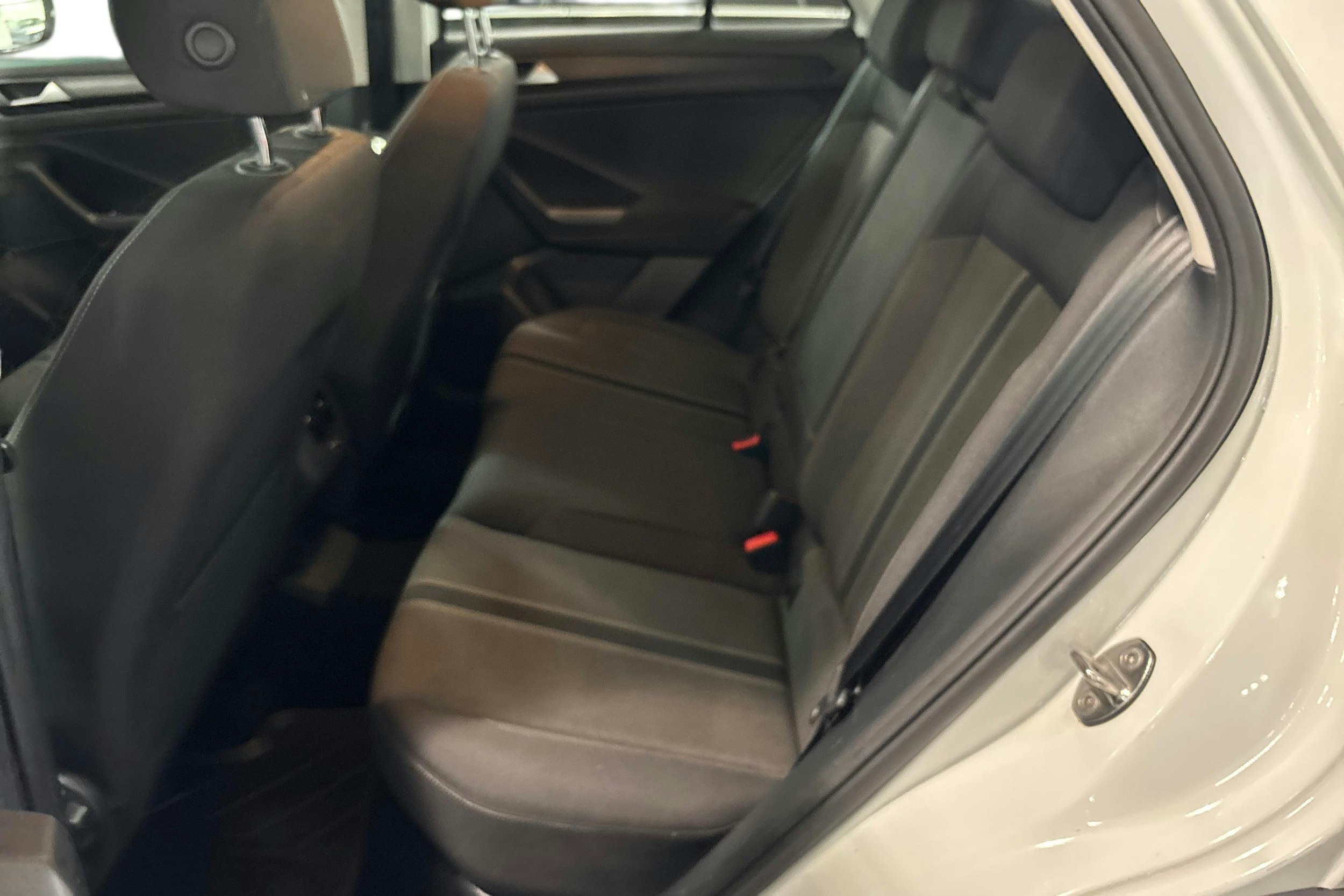 valkoinen Volkswagen T-Roc 2020 kuva 10.