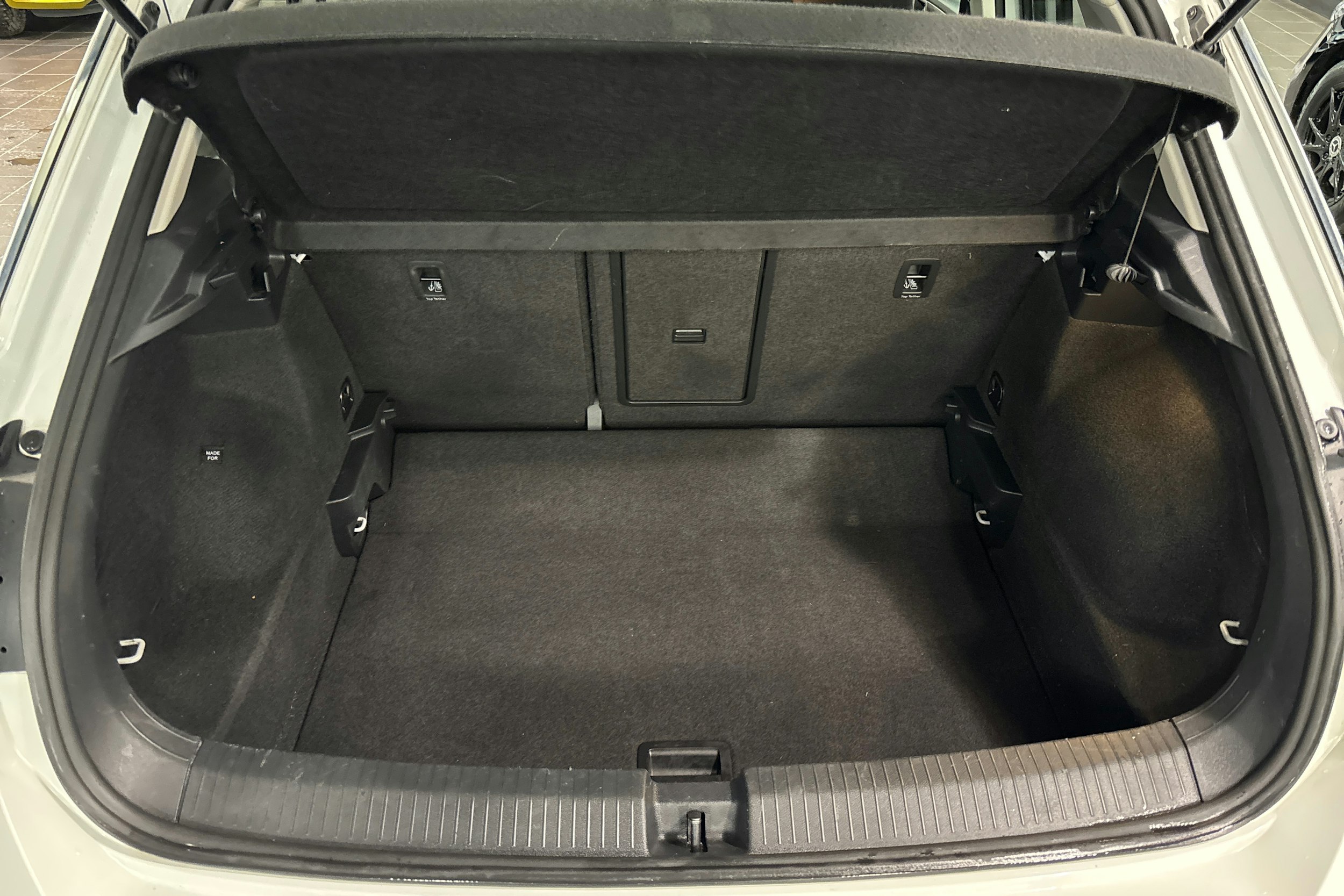 valkoinen Volkswagen T-Roc 2020 kuva 14.