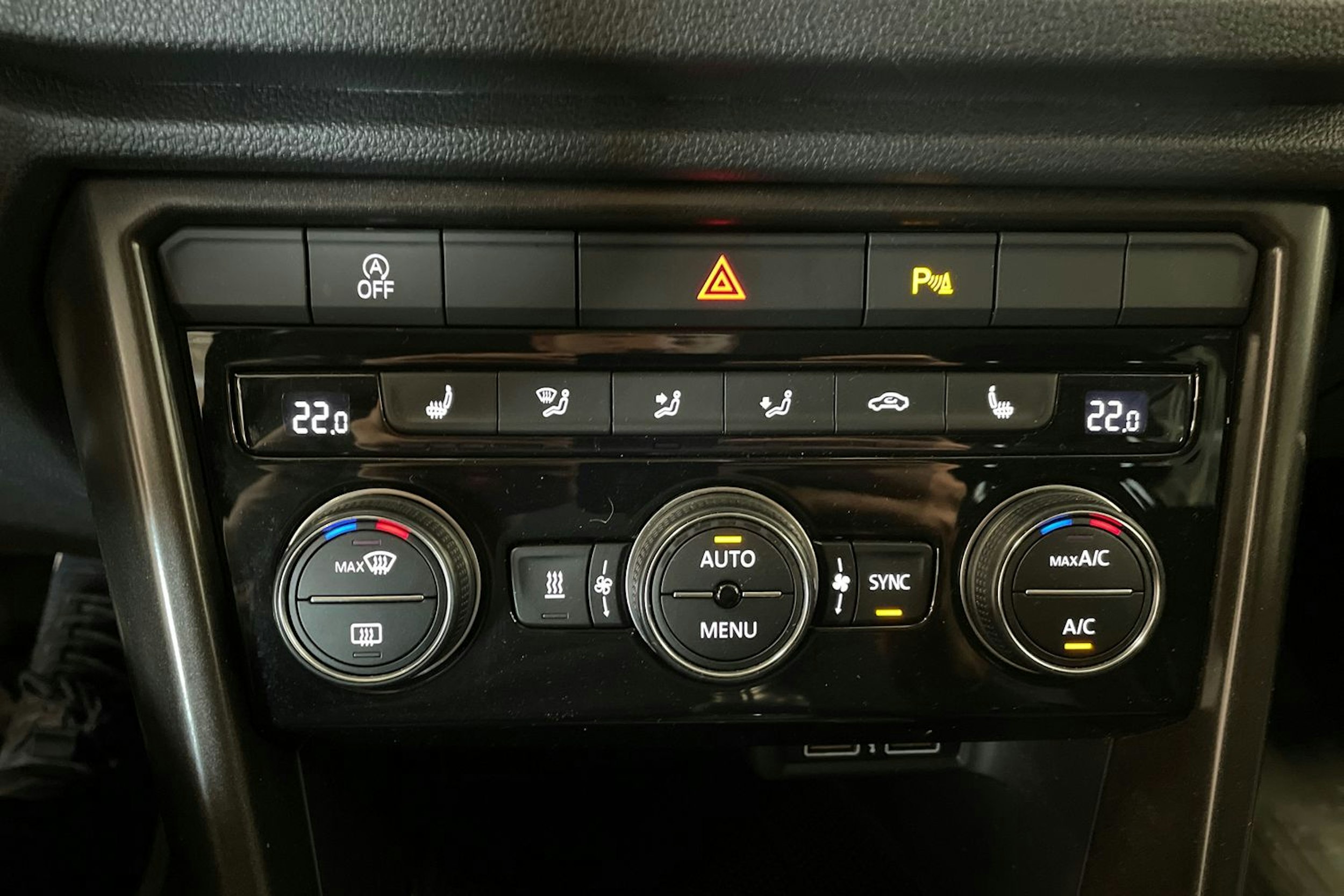 musta Volkswagen T-Roc 2020 kuva 28.