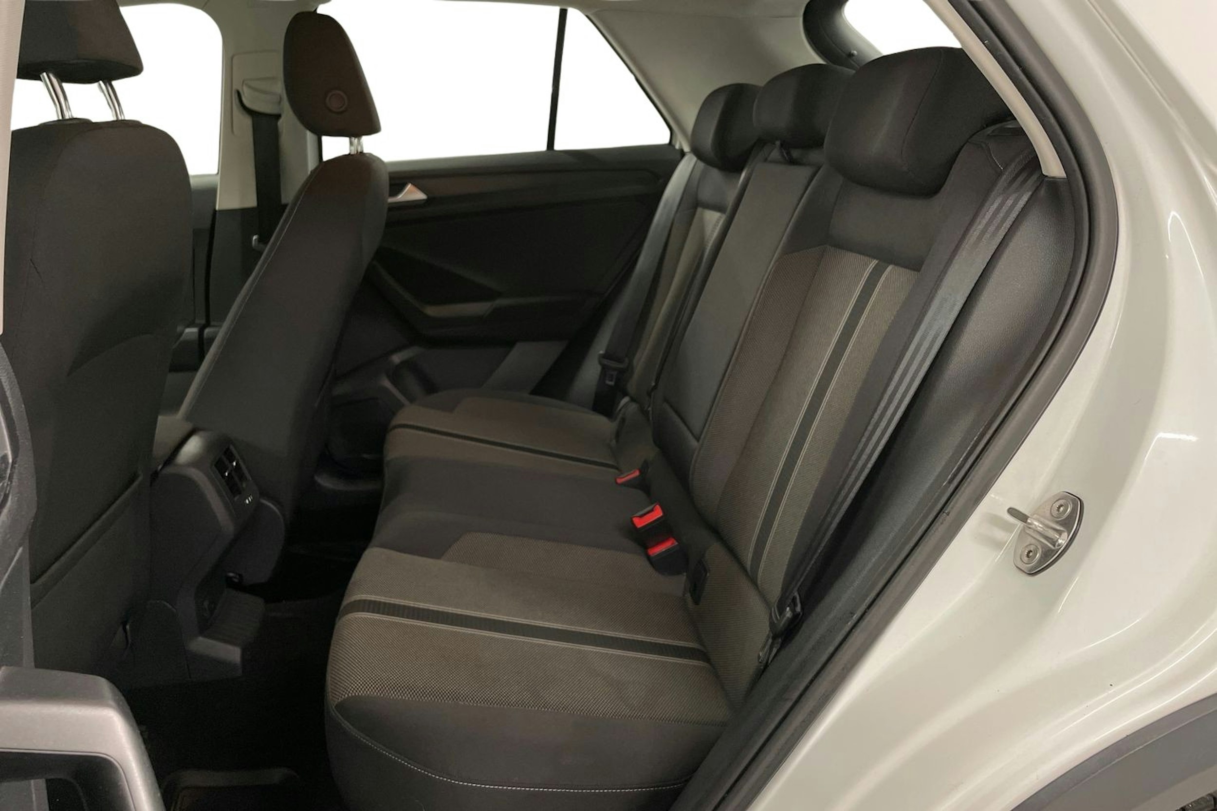 valkoinen Volkswagen T-Roc 2020 kuva 10.