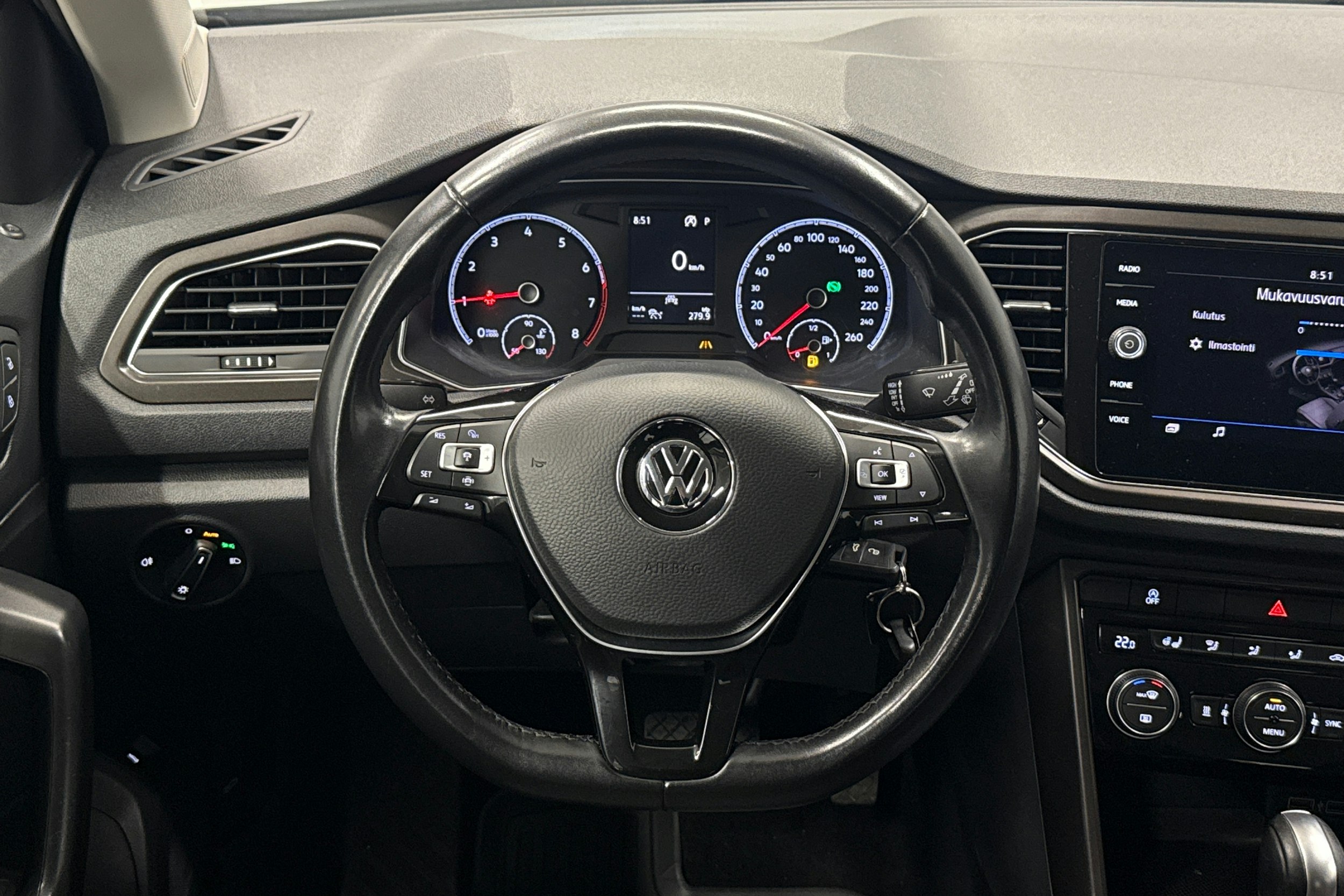 valkoinen Volkswagen T-Roc 2020 kuva 14.