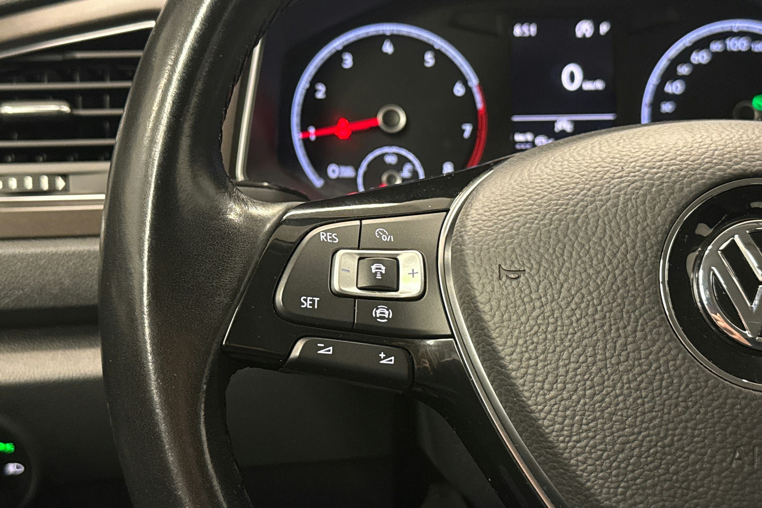 valkoinen Volkswagen T-Roc 2020 kuva 15.