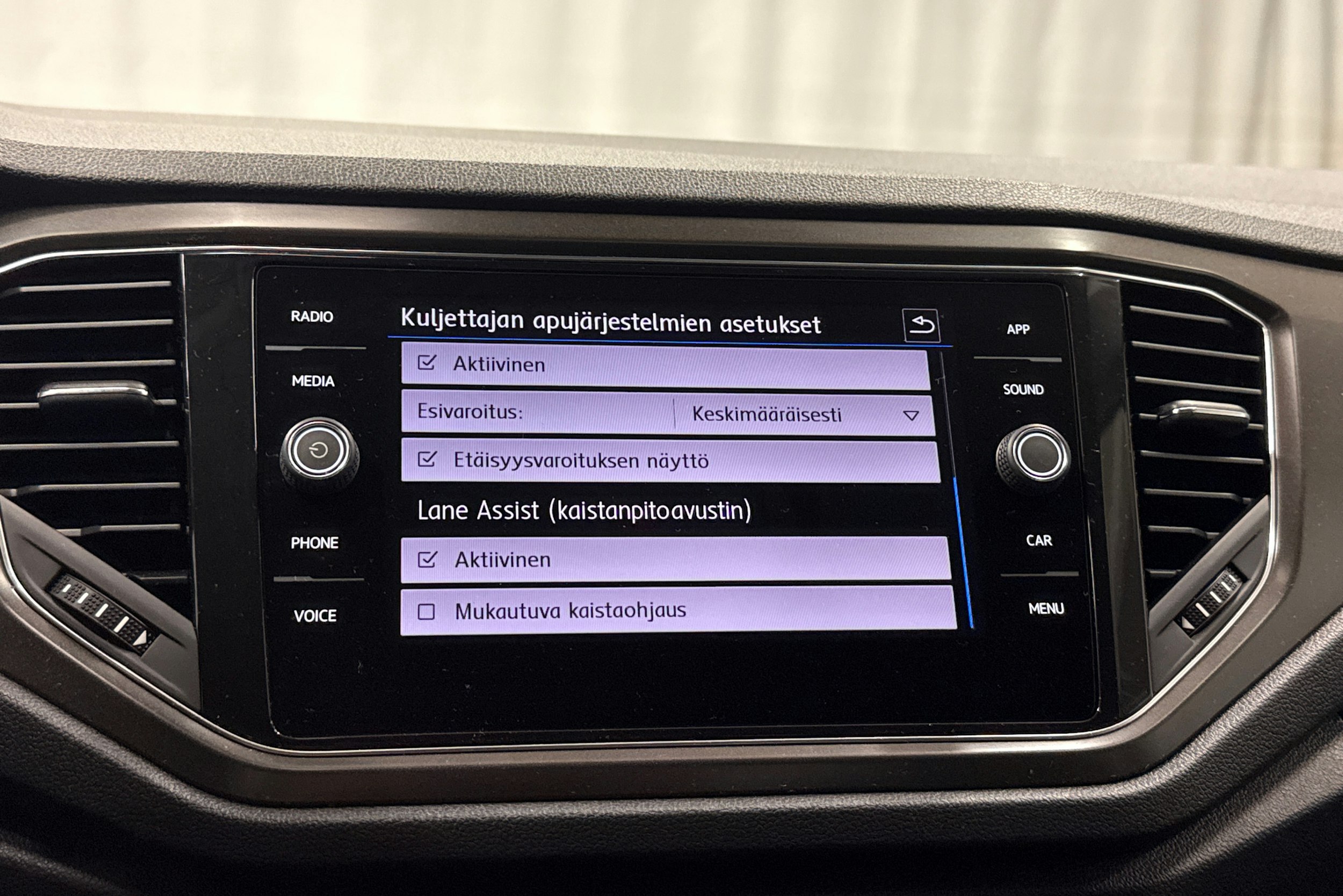 valkoinen Volkswagen T-Roc 2020 kuva 19.