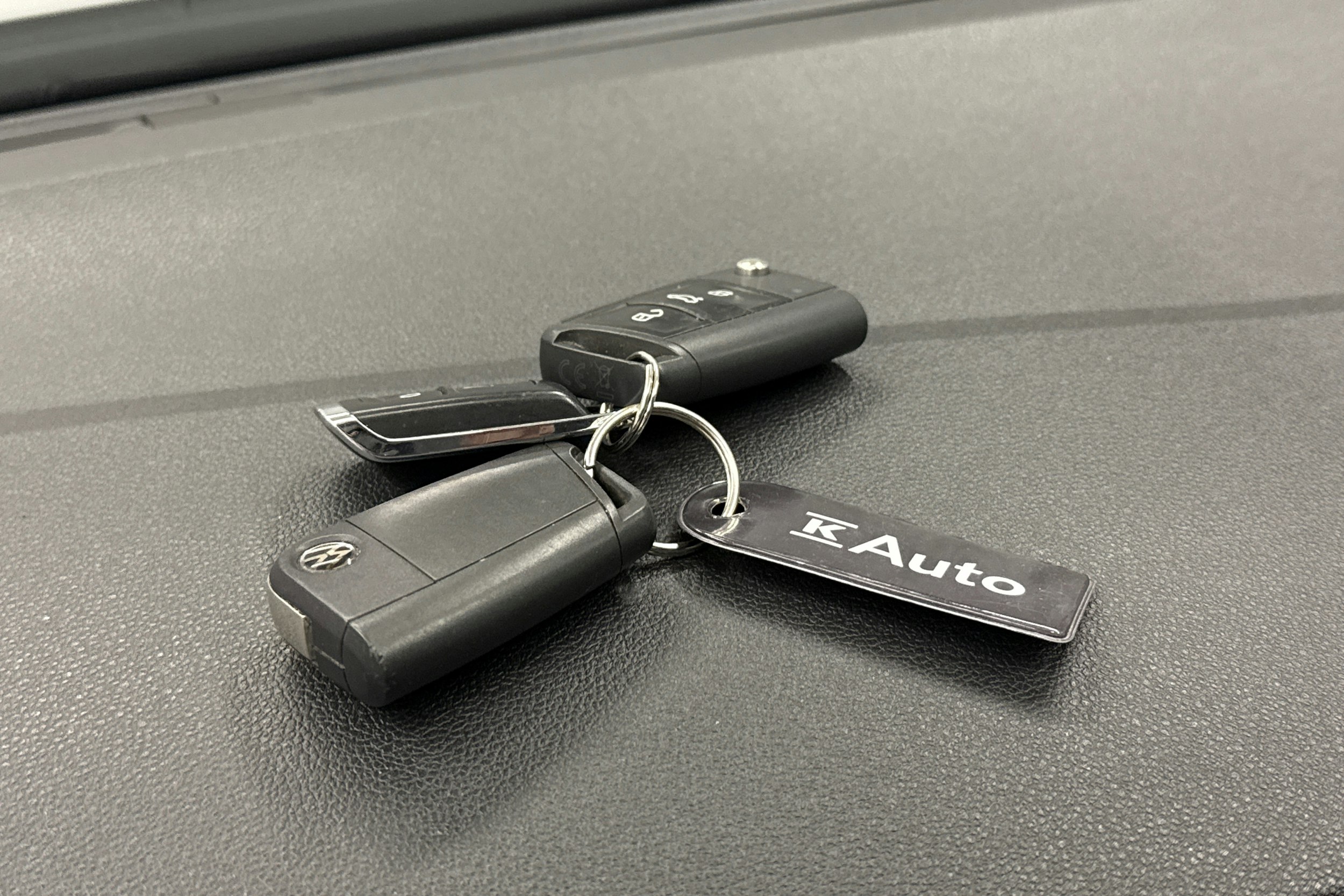 valkoinen Volkswagen T-Roc 2020 kuva 27.