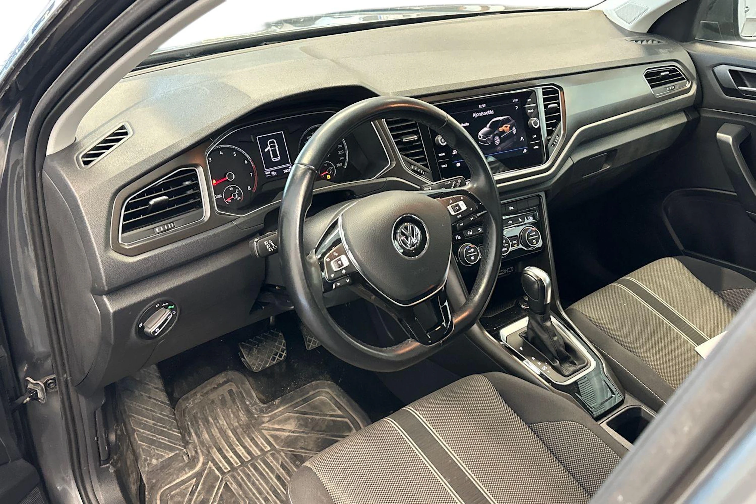met. harmaa Volkswagen T-Roc 2020 kuva 3.