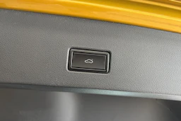 keltainen Volkswagen T-Roc 2020 kuva 15.