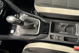 keltainen Volkswagen T-Roc 2020 kuva 22.