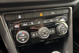 keltainen Volkswagen T-Roc 2020 kuva 23.
