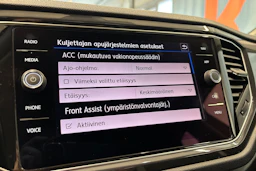 keltainen Volkswagen T-Roc 2020 kuva 27.