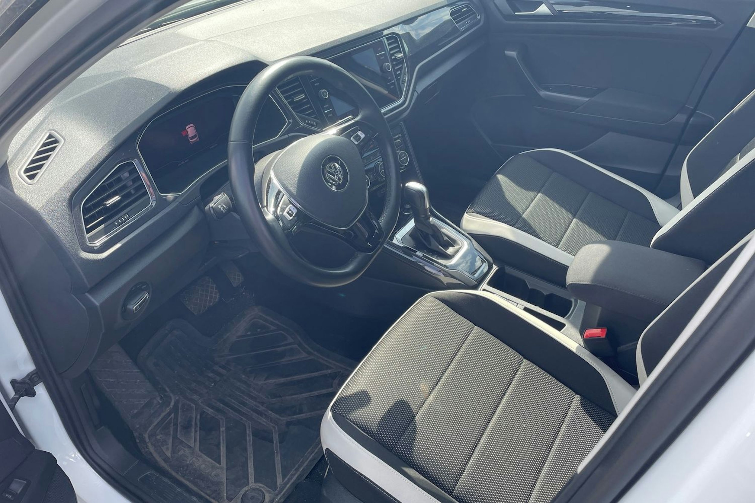 valkoinen Volkswagen T-Roc 2020 kuva 3.
