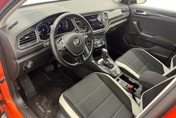 oranssi Volkswagen T-Roc 2020 kuva 6.