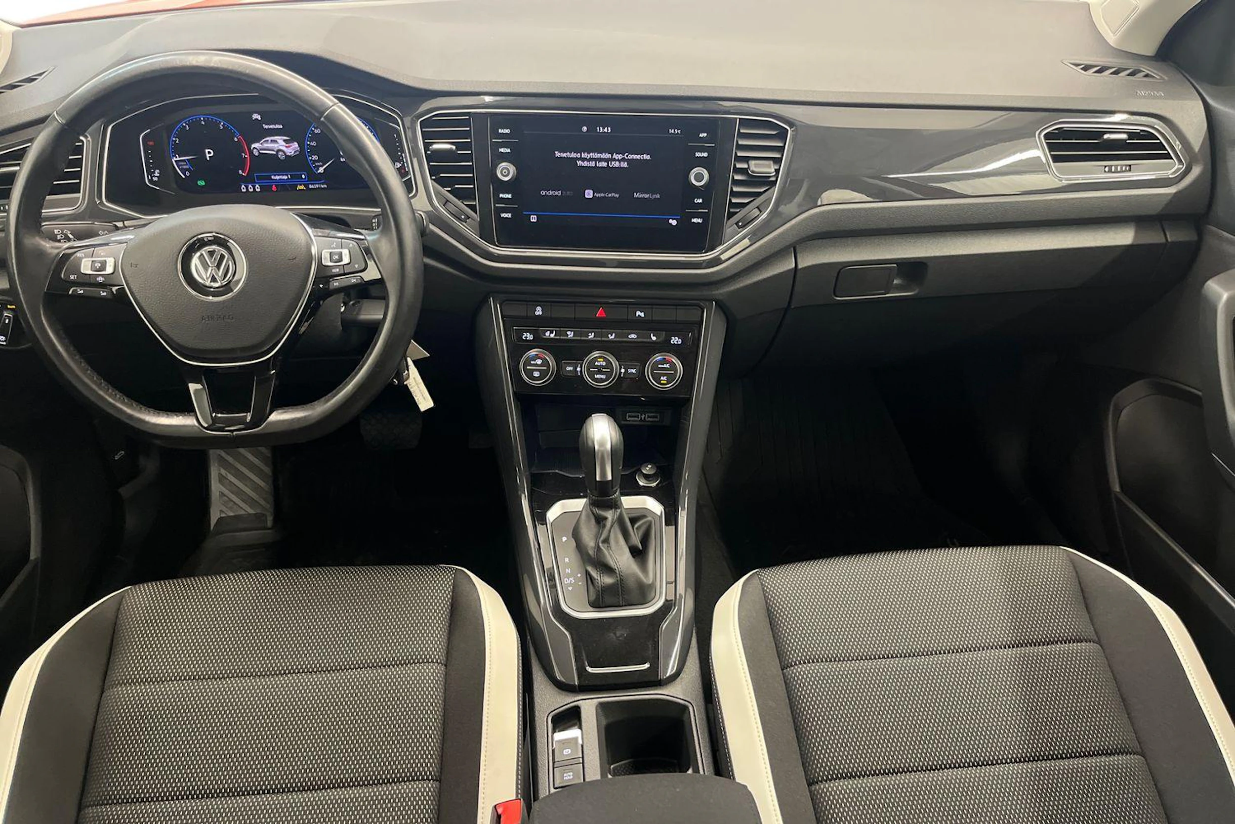 oranssi Volkswagen T-Roc 2020 kuva 7.