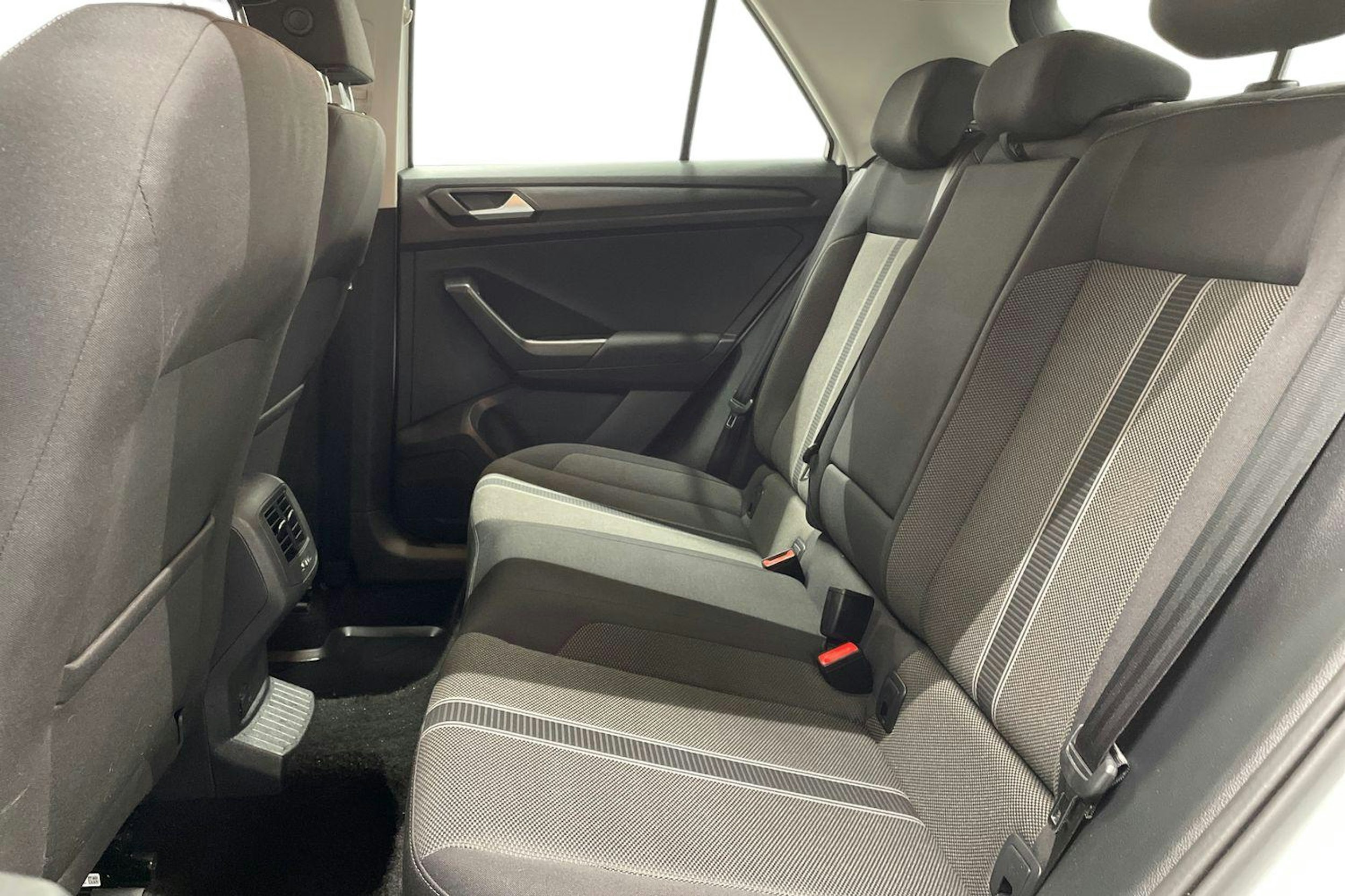 valkoinen Volkswagen T-Roc 2020 kuva 10.