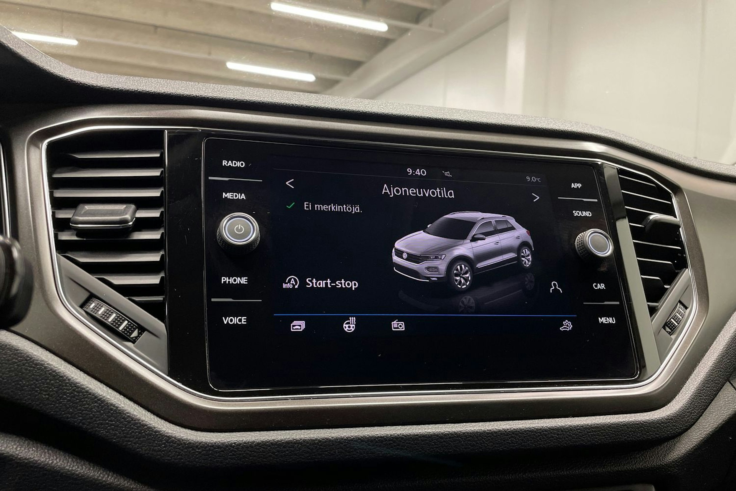 valkoinen Volkswagen T-Roc 2020 kuva 18.