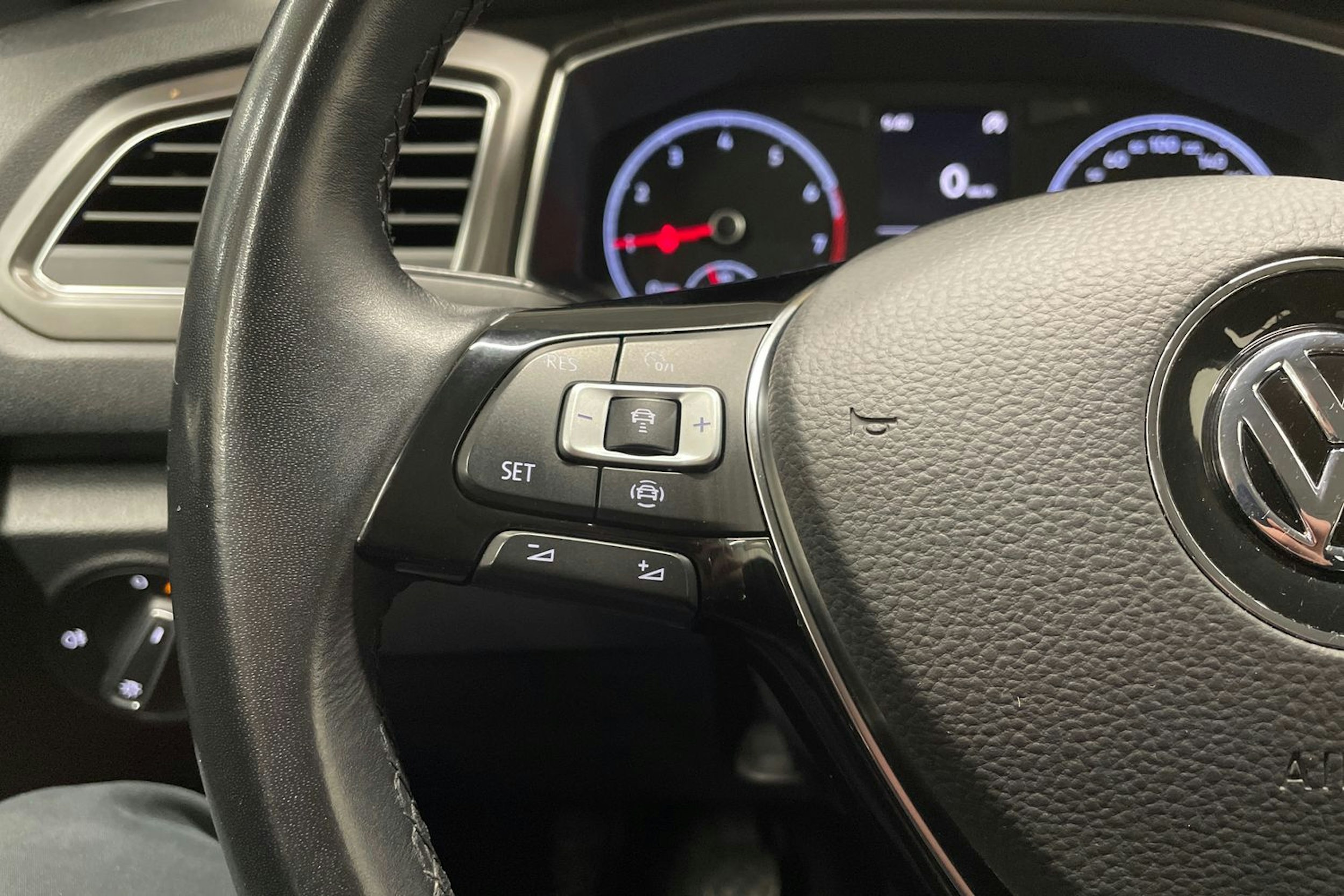 valkoinen Volkswagen T-Roc 2020 kuva 22.