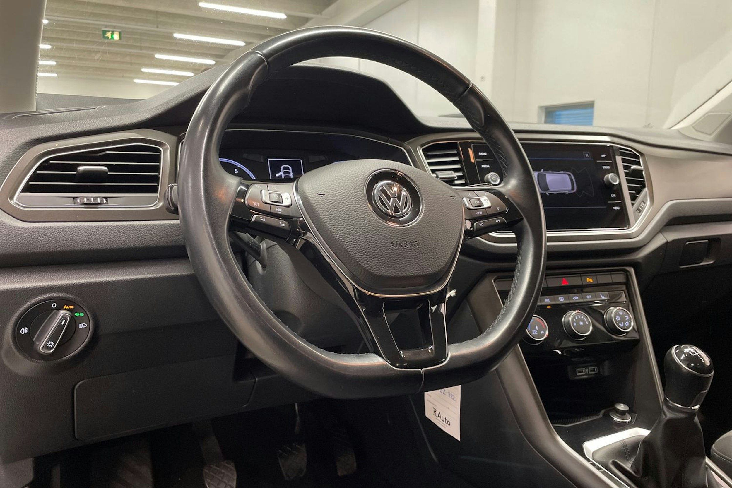 valkoinen Volkswagen T-Roc 2020 kuva 25.