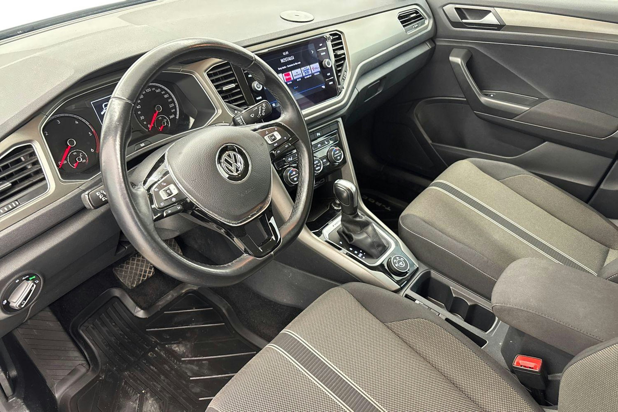 met. valkoinen Volkswagen T-Roc 2020 kuva 7.
