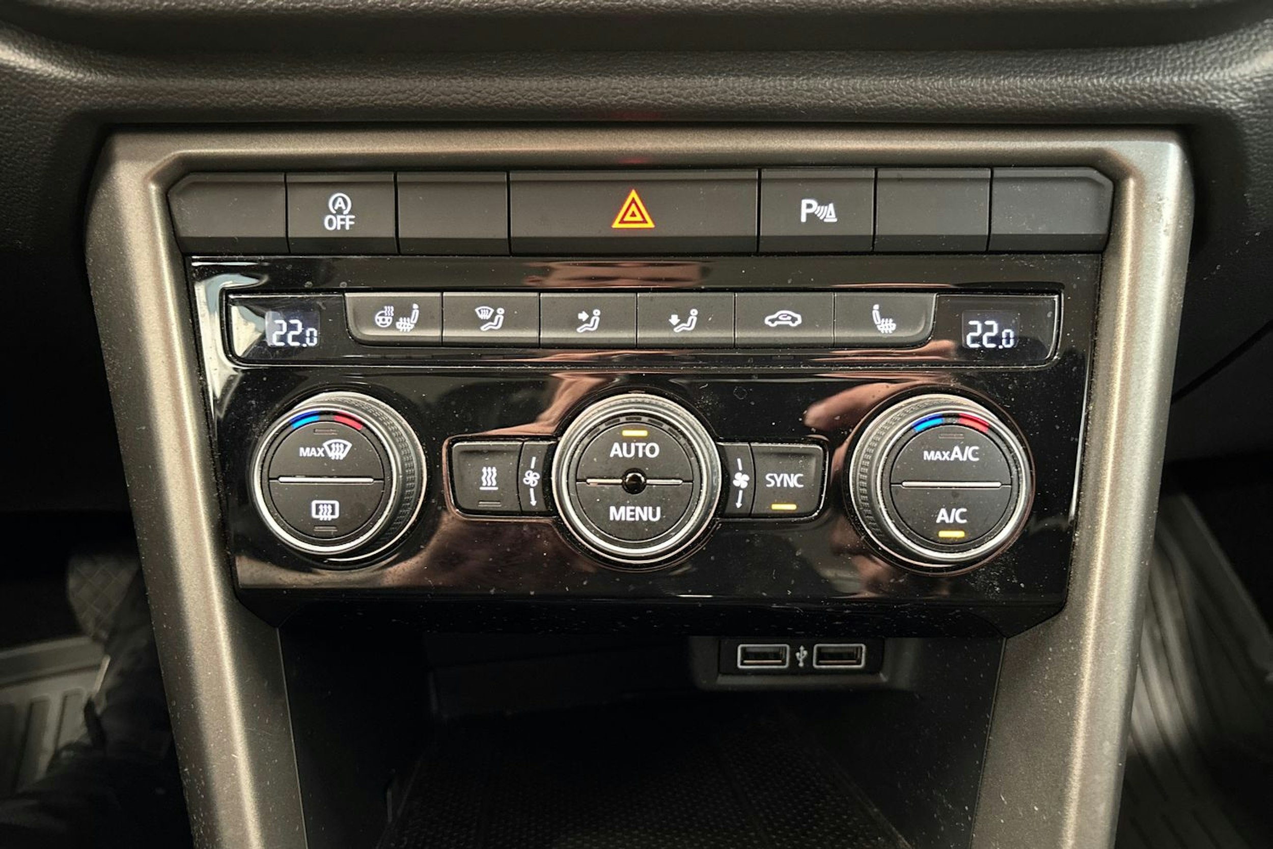 met. valkoinen Volkswagen T-Roc 2020 kuva 22.