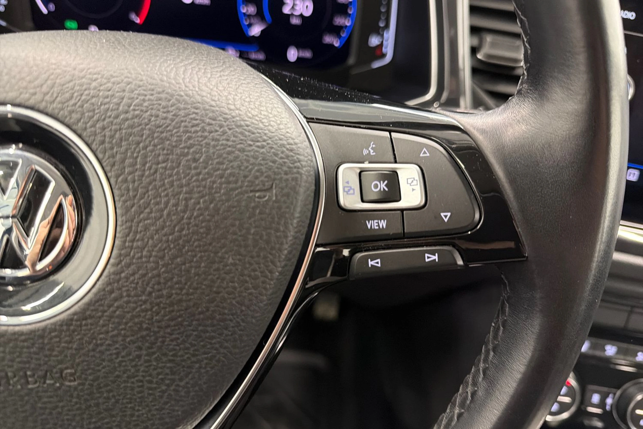 musta Volkswagen T-Roc 2020 kuva 14.