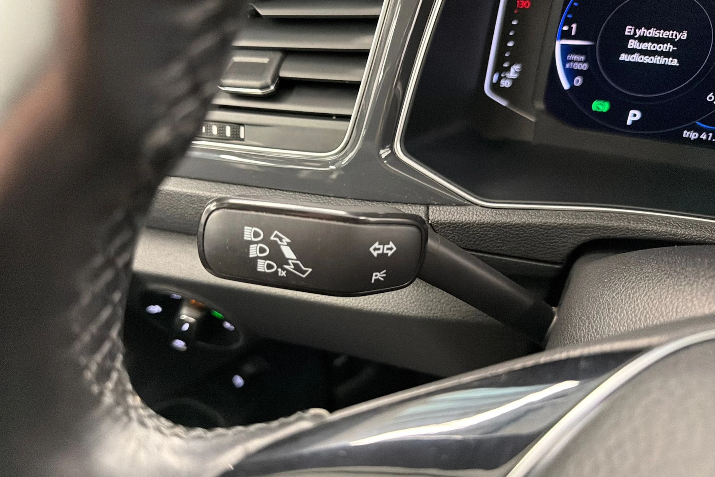 musta Volkswagen T-Roc 2020 kuva 15.