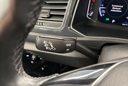 musta Volkswagen T-Roc 2020 kuva 15.