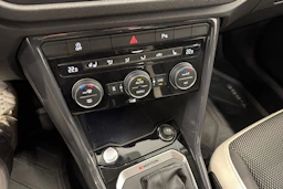 musta Volkswagen T-Roc 2020 kuva 19.