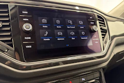 musta Volkswagen T-Roc 2020 kuva 21.