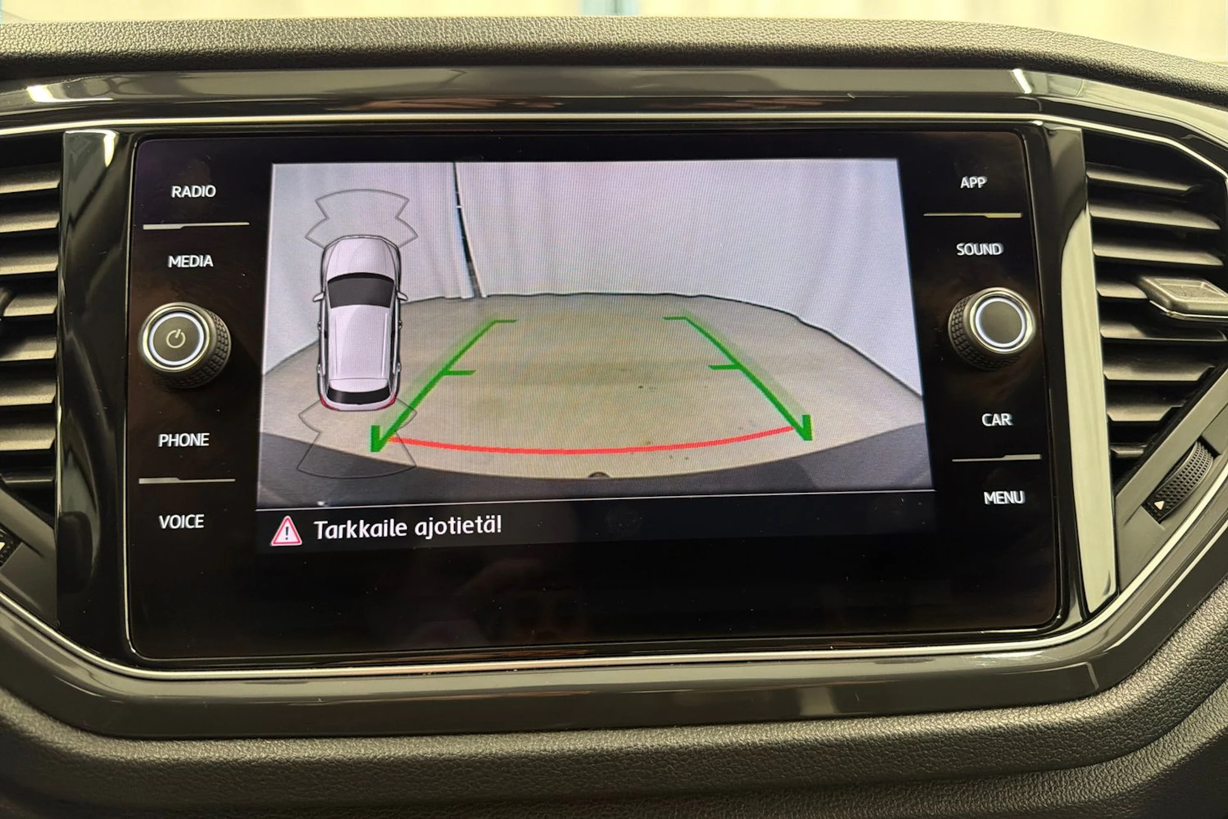 musta Volkswagen T-Roc 2020 kuva 28.