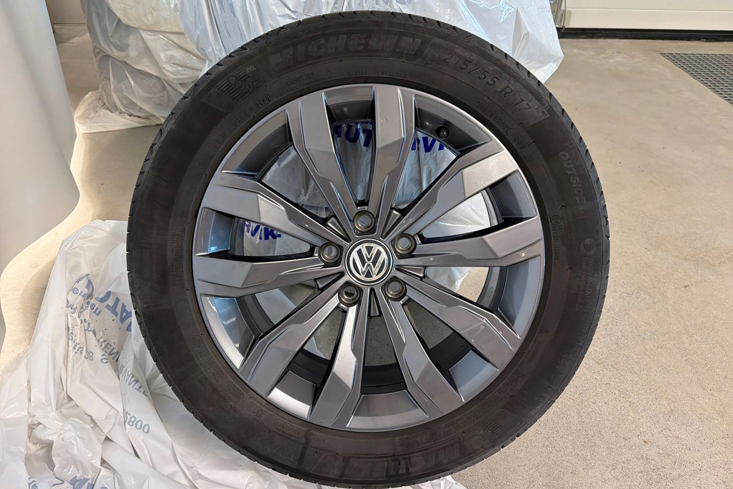 musta Volkswagen T-Roc 2020 kuva 34.