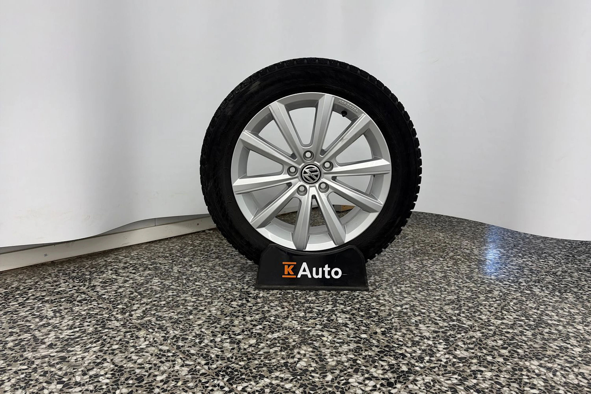 harmaa Volkswagen T-Roc 2020 kuva 10.