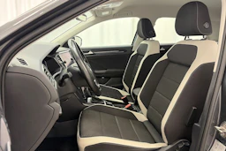 harmaa Volkswagen T-Roc 2020 kuva 13.
